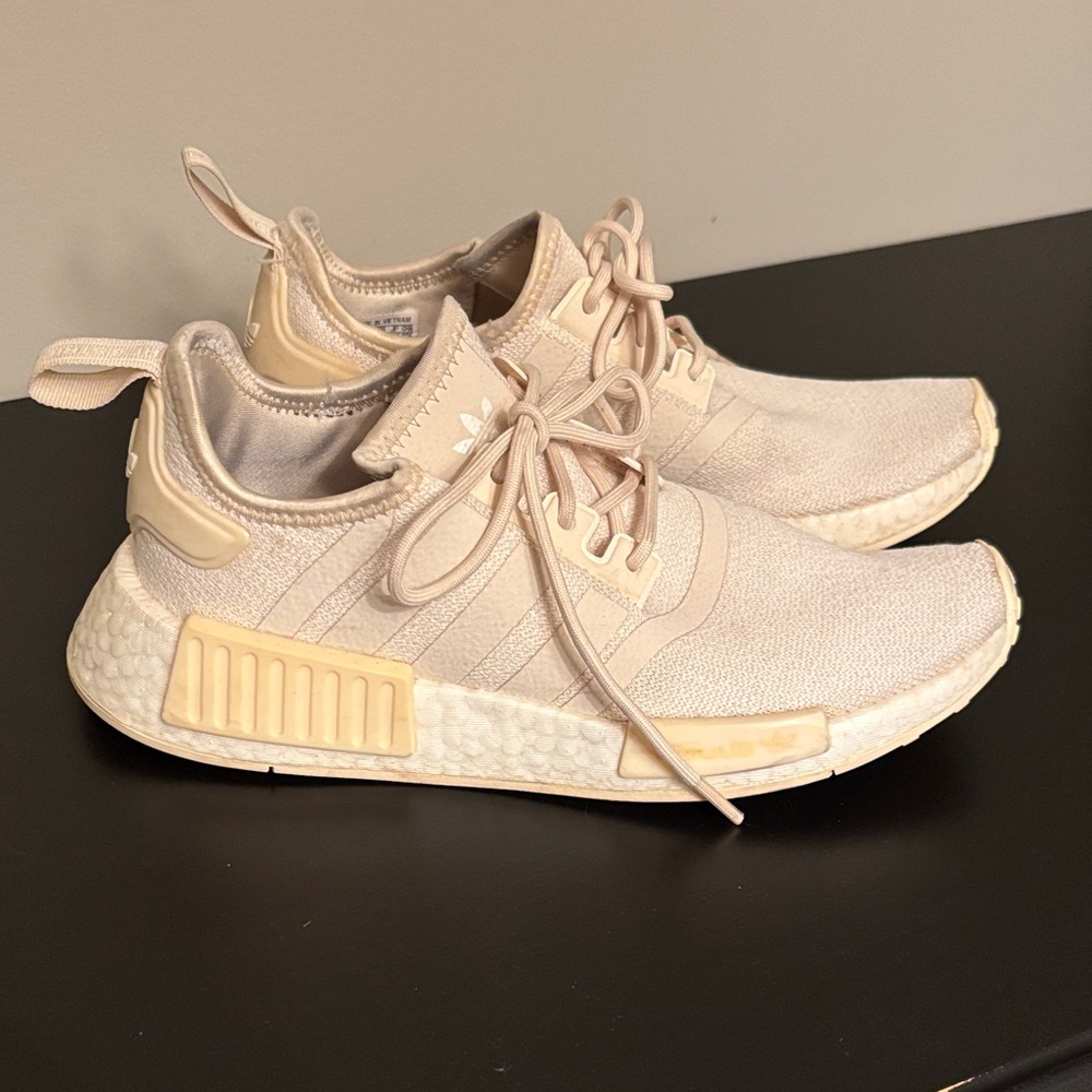 Adidas NMD R1 Sneakers